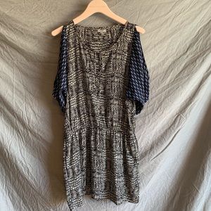 Ecote cold shoulder blouse/dress with pockets